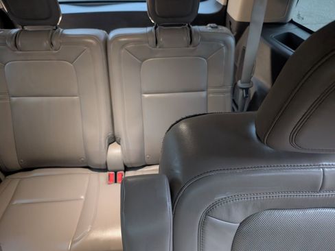 Used 2020 Lincoln Aviator Reserve w/ Equipment Group 202A image 15