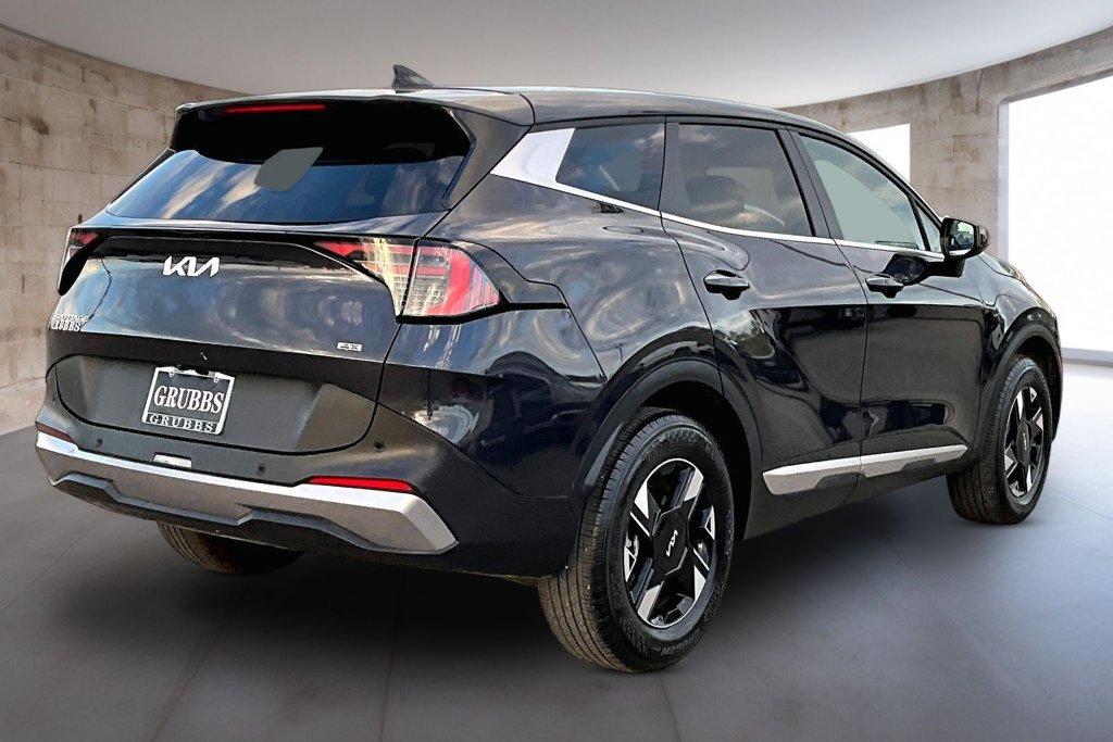 Used 2026 Kia Sportage LX AWD/4WD image 2