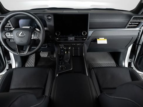 Used 2025 Lexus GX 550 image 34