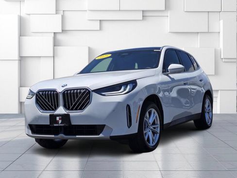 Used 2025 BMW X3 xDrive30i w/ Convenience Package AWD/4WD image 3