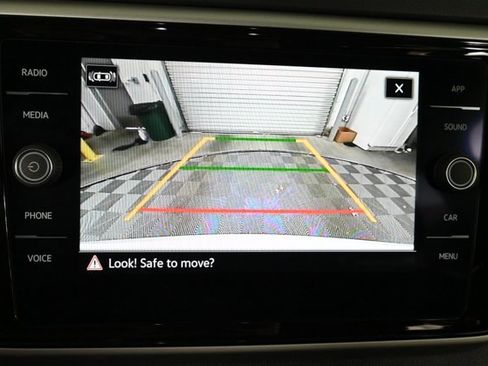 Certified 2022 Volkswagen Atlas SE w/ Black Wheel Package image 4