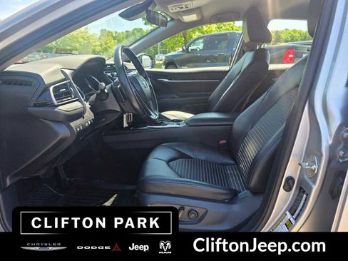 Used 2020 Toyota Camry SE w/ Cold Weather Package AWD/4WD image 10