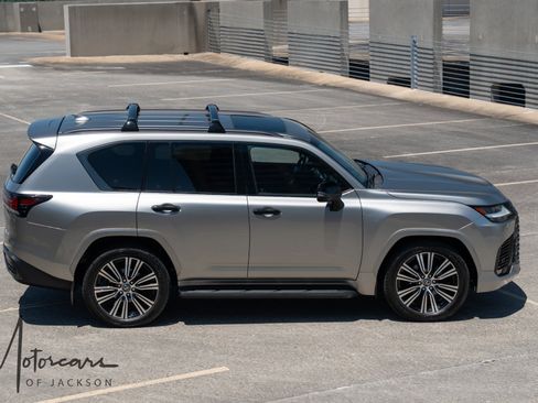 Used 2024 Lexus LX 600 4WD w/ Appearance Package image 19