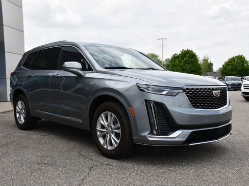 Used 2024 Cadillac XT6 Luxury w/ LPO, Floor Liner Package AWD/4WD image 9