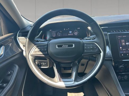 Used 2022 Jeep Grand Cherokee Laredo w/ Luxury Tech Group I AWD/4WD image 13