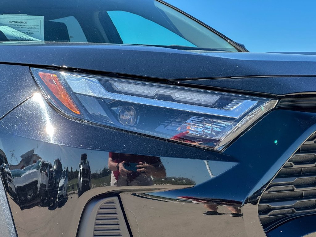 Used 2025 Toyota RAV4 XLE FWD image 10