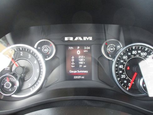 Used 2024 RAM 2500 Big Horn w/ Bed Utility Group image 20