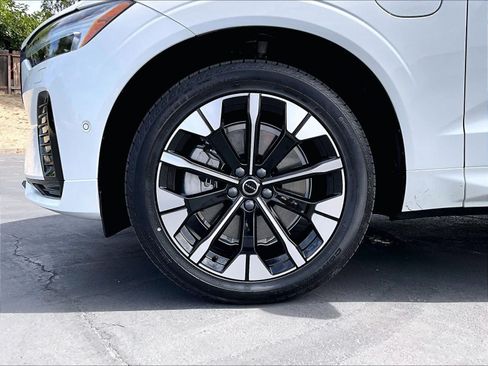 Used 2026 Volvo XC60 T8 Plus w/ Climate Package AWD/4WD image 12