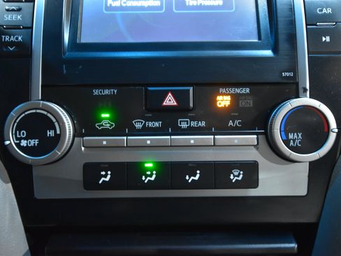 Used 2012 Toyota Camry LE image 23