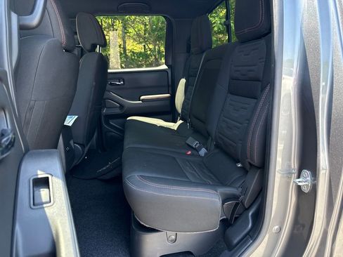 Used 2024 Nissan Frontier PRO-4X AWD/4WD image 27