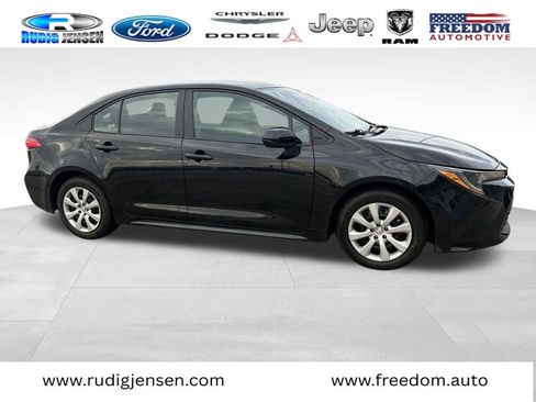Used 2025 Toyota Corolla LE image 2