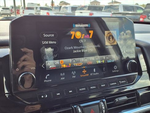 Used 2022 Nissan Pathfinder SL image 6