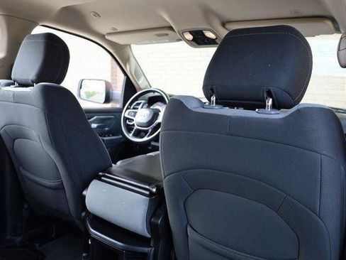 Used 2020 RAM 1500 Big Horn AWD/4WD image 25