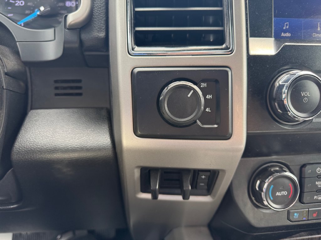 Used 2020 Ford F350 Lariat w/ Lariat Value Package AWD/4WD image 20
