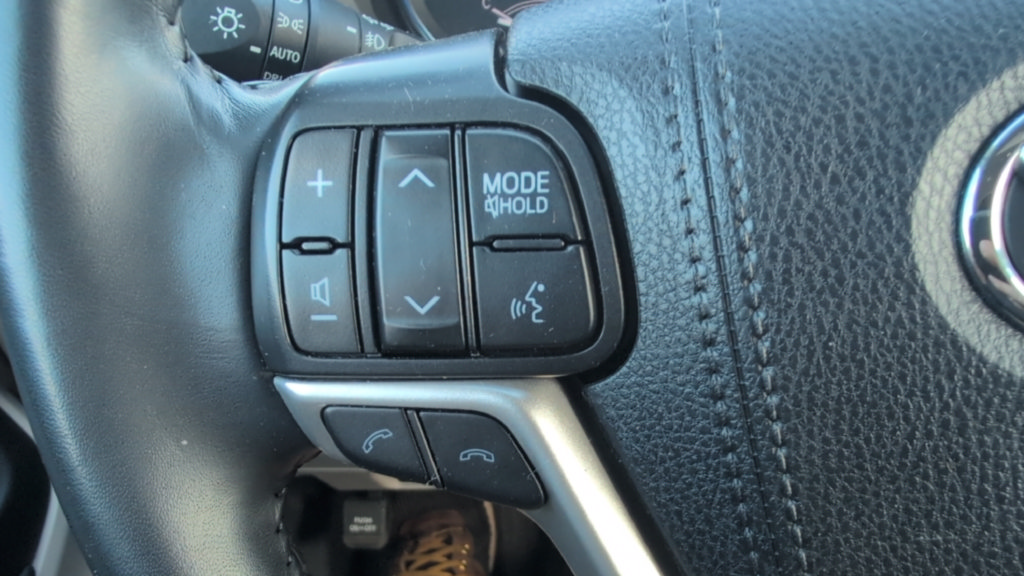 Used 2019 Toyota Highlander XLE AWD/4WD image 15