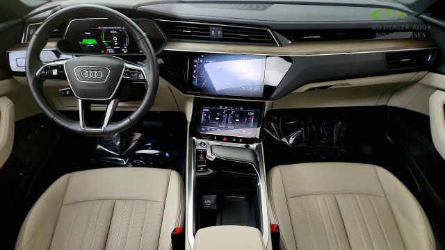 Used 2024 Audi Q8 e-tron Premium Plus w/ Premium Plus Package AWD/4WD image 45