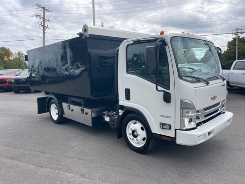 Used 2024 Chevrolet Low Cab Forward image 14