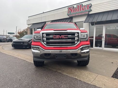 Used 2017 GMC Sierra 1500 SLT image 2