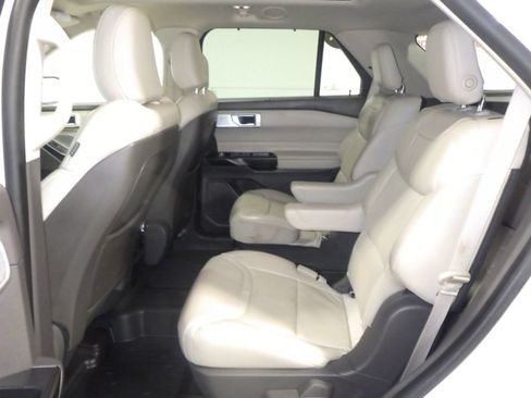 Used 2020 Ford Explorer Platinum w/ Premium Technology Package AWD/4WD image 7