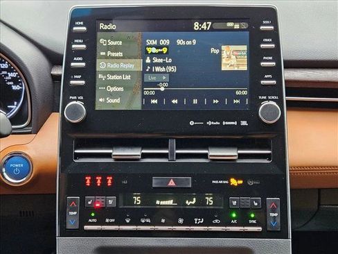 Used 2019 Toyota Avalon Limited image 13