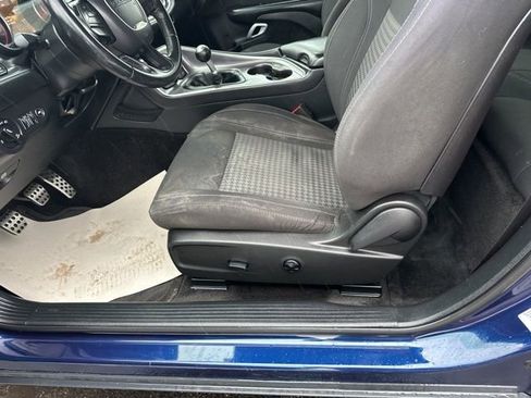 Used 2015 Dodge Challenger R/T w/ Quick Order Package 22B R/T image 11