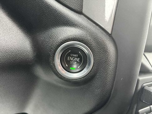 Used 2024 GMC Sierra 2500 Pro w/ Convenience Package image 16