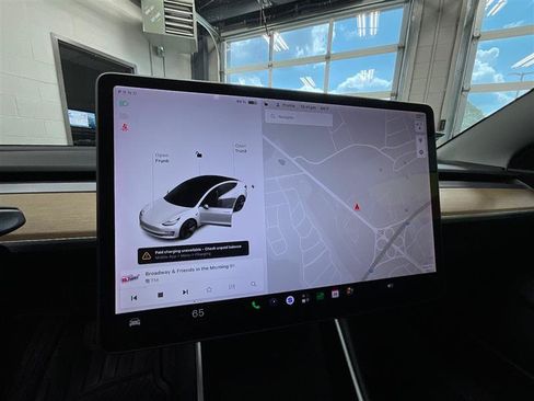 Used 2020 Tesla Model 3 Standard Range RWD image 15