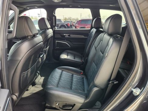 Used 2023 Kia Telluride SX image 16