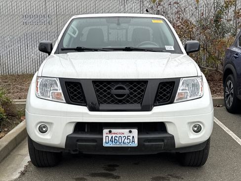 Used 2021 Nissan Frontier SV w/ Midnight Edition Floor Mats image 5