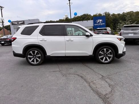 Used 2023 Honda Pilot Elite image 8