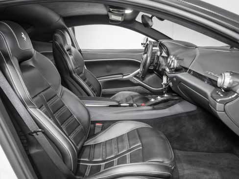 Used 2017 Ferrari F12 Berlinetta RWD image 22