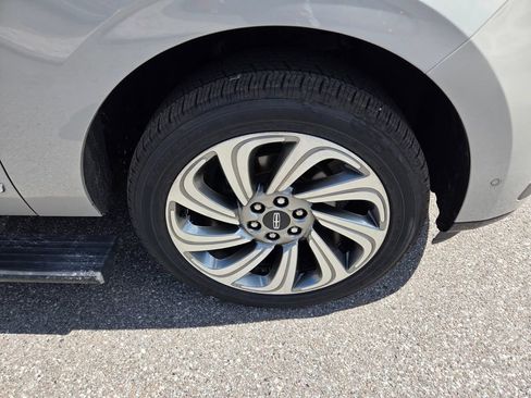 Used 2023 Lincoln Navigator Reserve AWD/4WD image 17