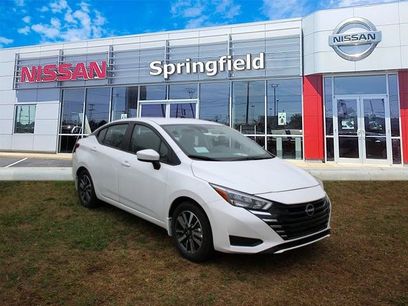 New 2025 Nissan Versa SV w/ Trunk Package