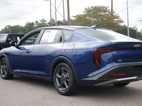 Used 2026 Kia K4 FWD image 2