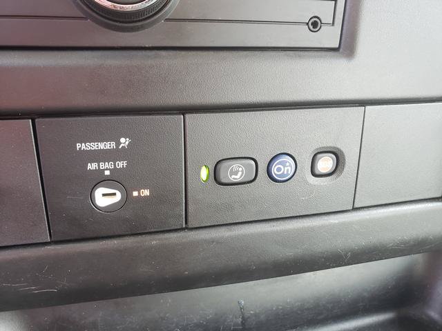 Used 2018 Chevrolet Express 2500 w/ Driver Convenience Package RWD image 20