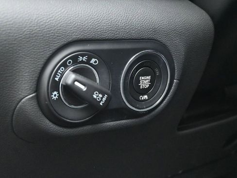 Used 2022 Maserati Levante Modena image 25