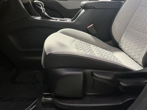 Used 2023 Chevrolet Equinox LS FWD image 15