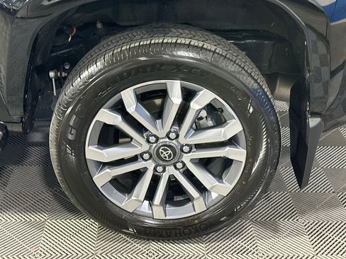 Used 2025 Toyota 4Runner Limited image 12