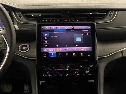 New 2025 Jeep Grand Cherokee L Limited w/ Black Appearance Package image 9