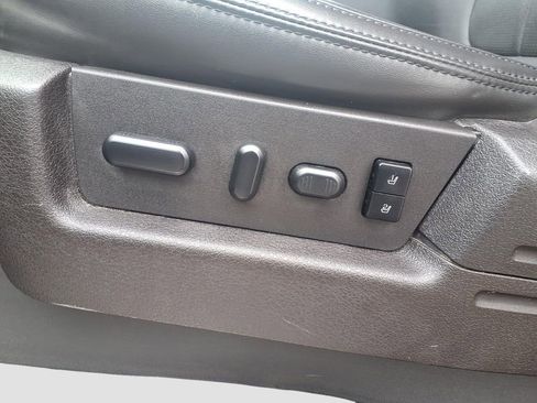 Used 2014 Ford F150 Platinum image 31