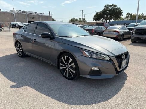 Used 2022 Nissan Altima 2.5 SR FWD image 1
