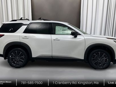 New 2026 Nissan Pathfinder SL w/ SL Premium Package