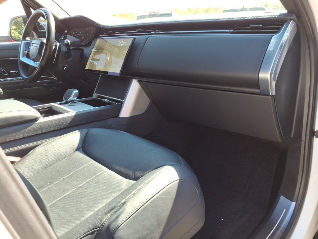 Used 2024 Land Rover Range Rover Autobiography AWD/4WD image 9