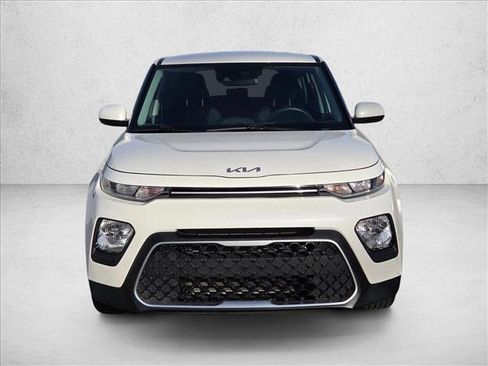 Used 2022 Kia Soul LX w/ Technology Package image 2