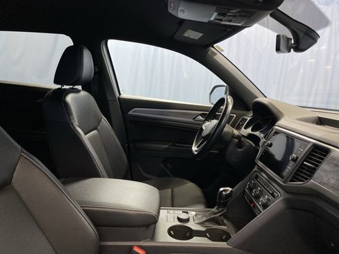 Used 2020 Volkswagen Atlas Cross Sport SE image 44