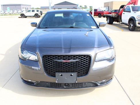 Used 2023 Chrysler 300 S w/ Comfort Group RWD image 10