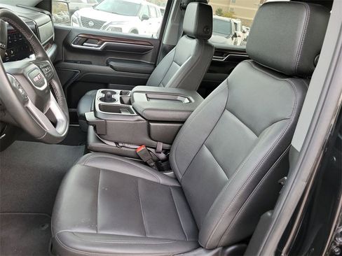 Used 2024 GMC Sierra 1500 SLT image 16
