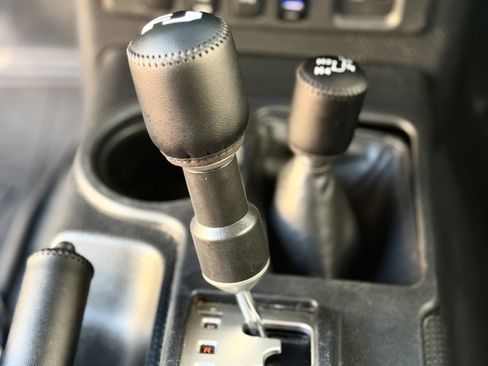 Used 2007 Toyota FJ Cruiser 4WD image 21