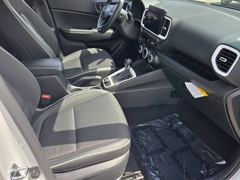 Certified 2025 Hyundai Venue Limited FWD image 16