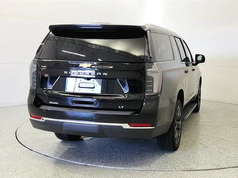 Used 2025 Chevrolet Suburban LT w/ Comfort Package AWD/4WD image 8